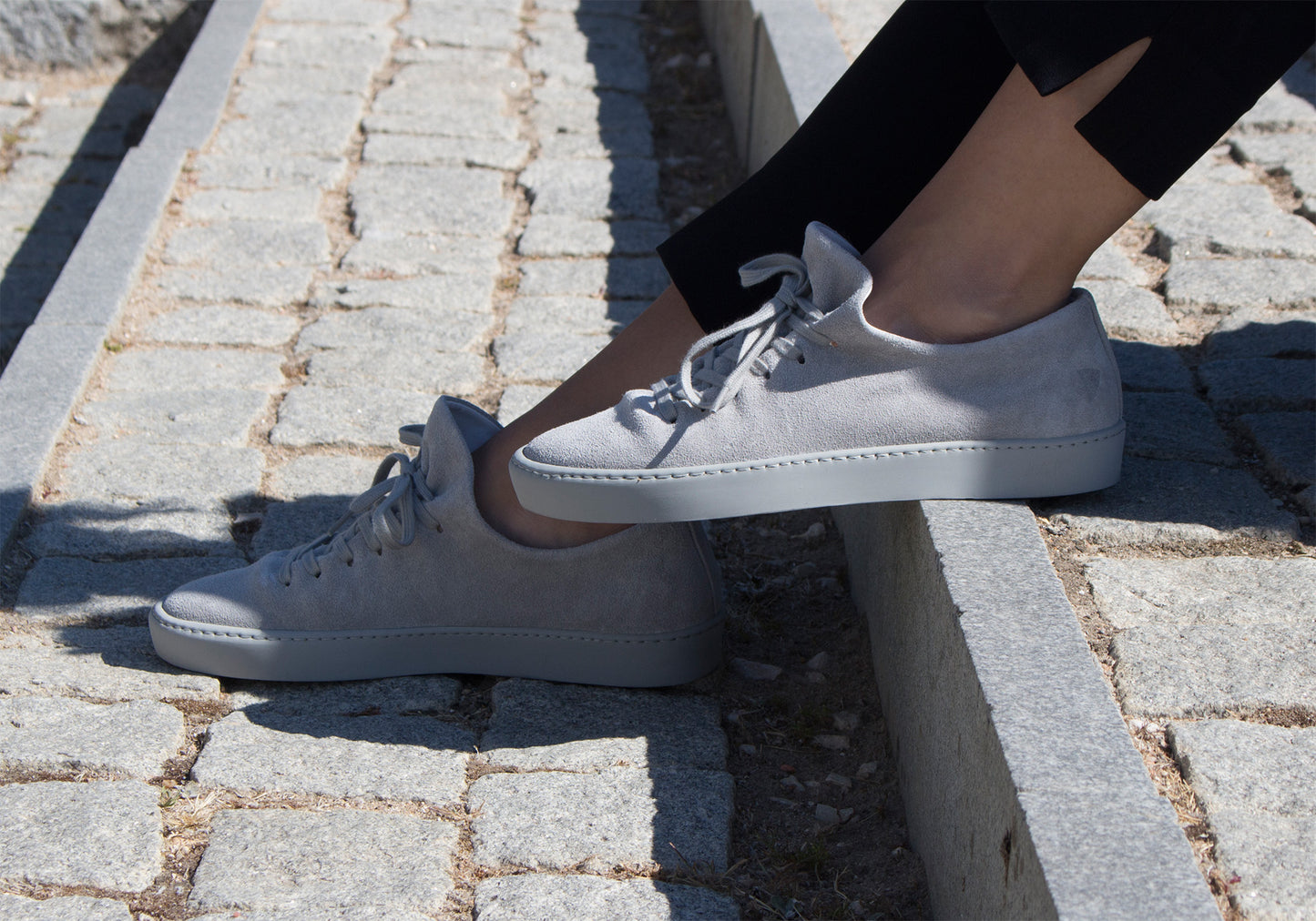 Atom Light Grey V.A.