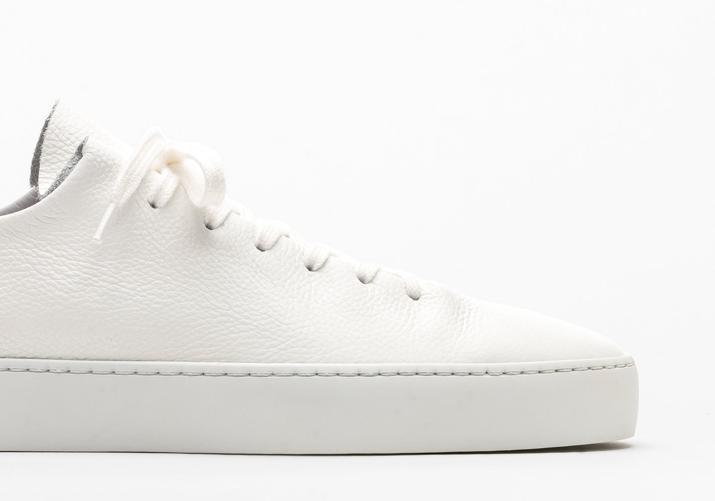 Atom All White