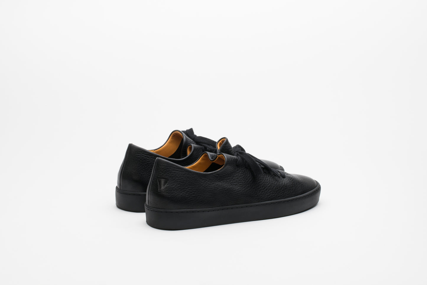 Atom All Black V.L.