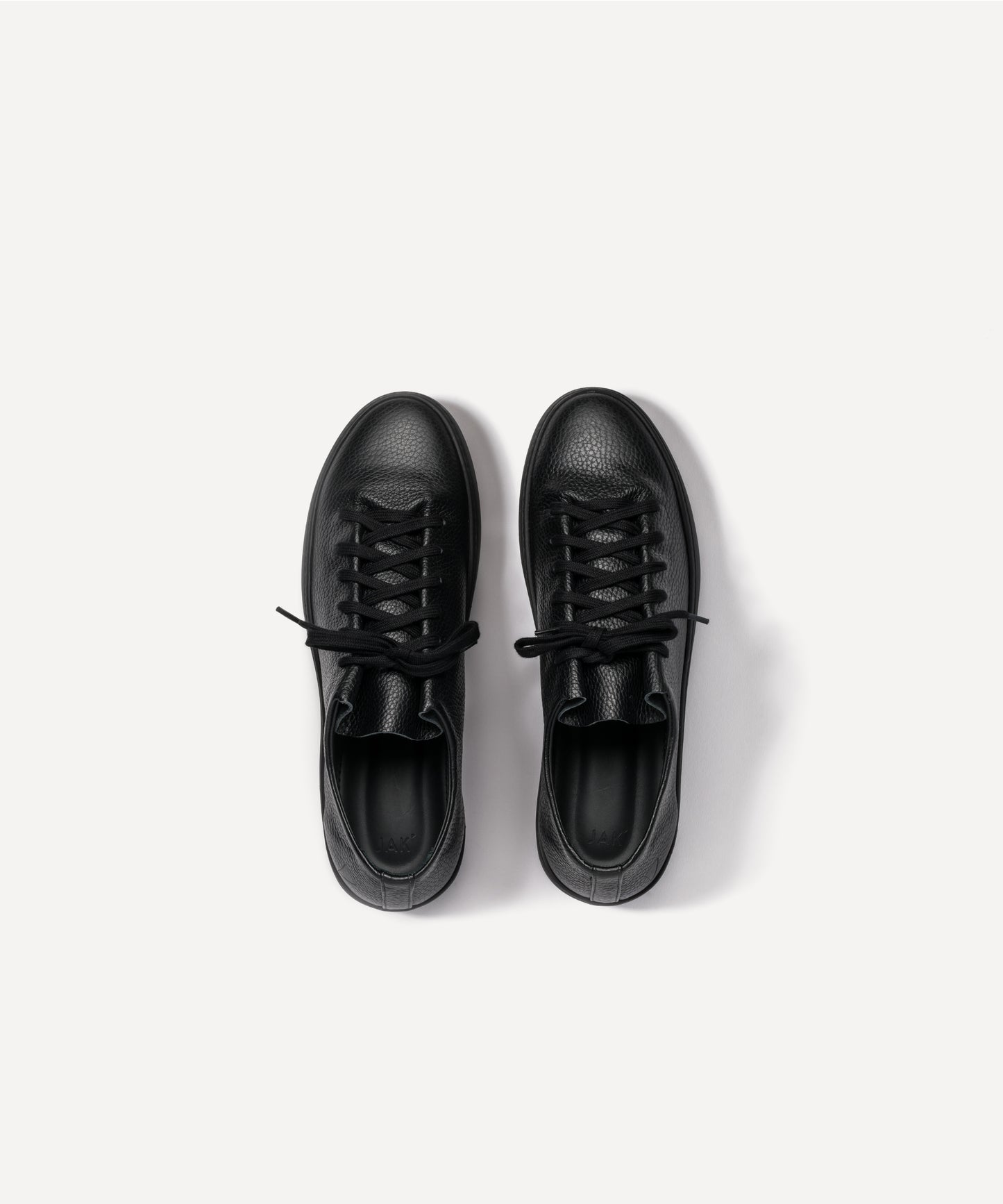 Atom All Black
