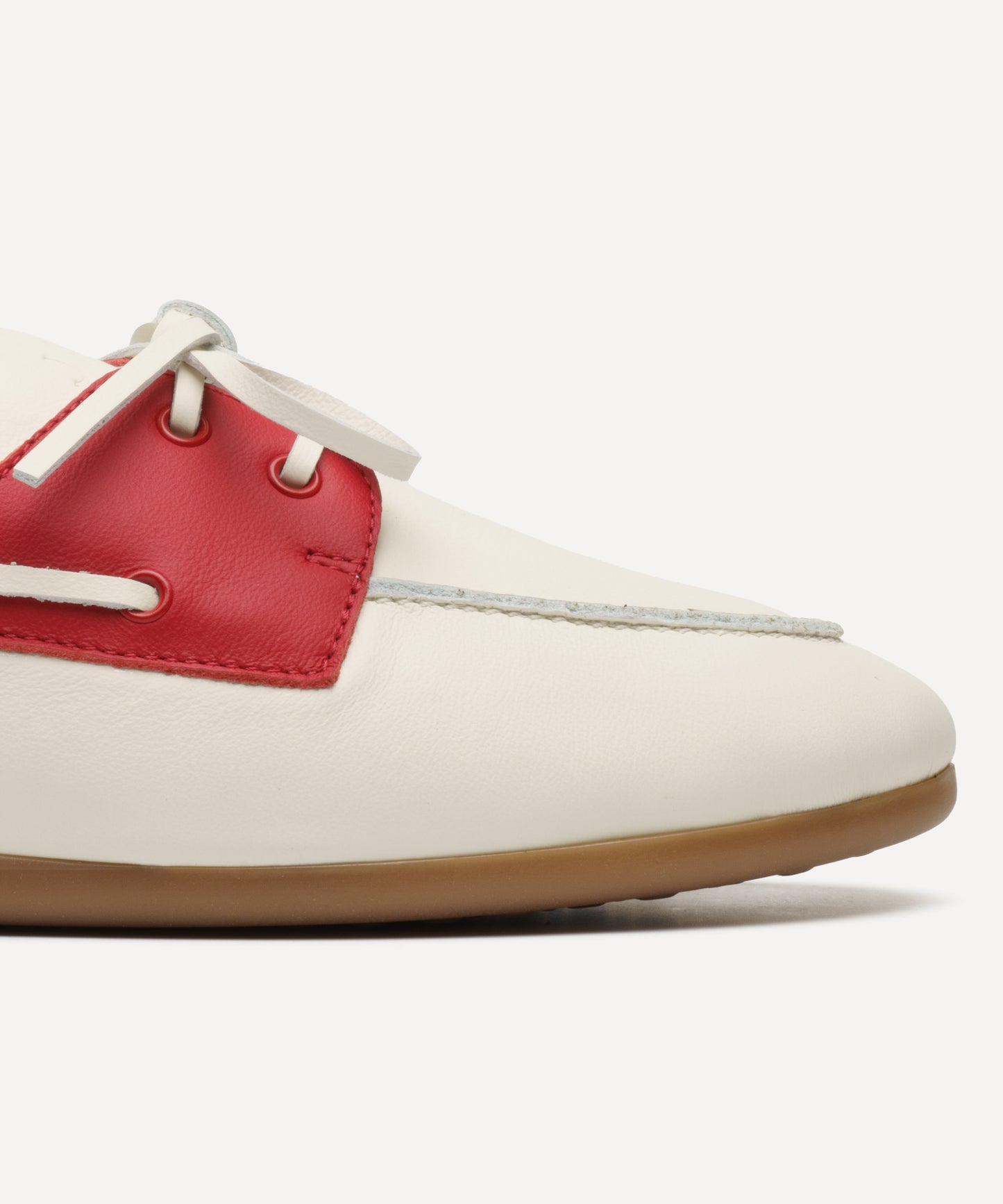Vela White Red